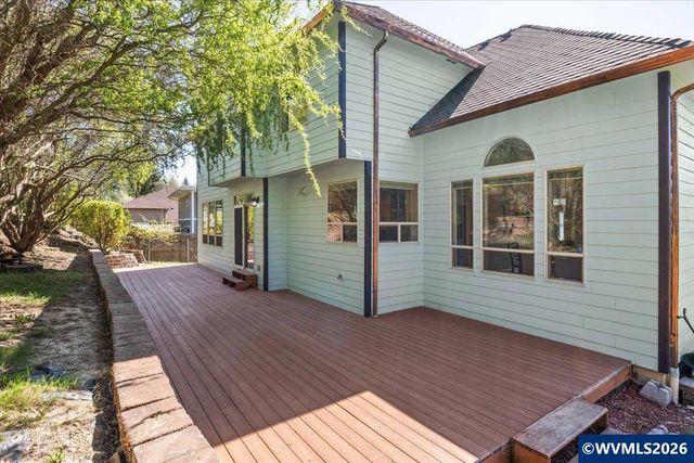1667 Ptarmigan St NW, Salem, OR 97304