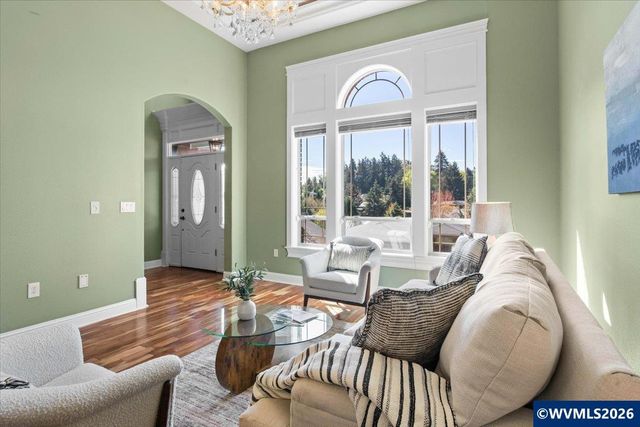 1667 Ptarmigan St NW, Salem, OR 97304