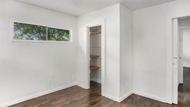 1111 Saint Edwards Street, River Oaks, TX 76114