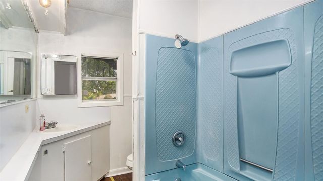 1111 Saint Edwards Street, River Oaks, TX 76114