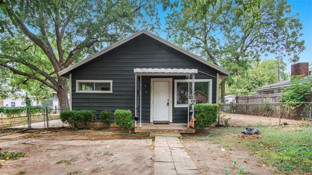 1111 Saint Edwards Street, River Oaks, TX 76114