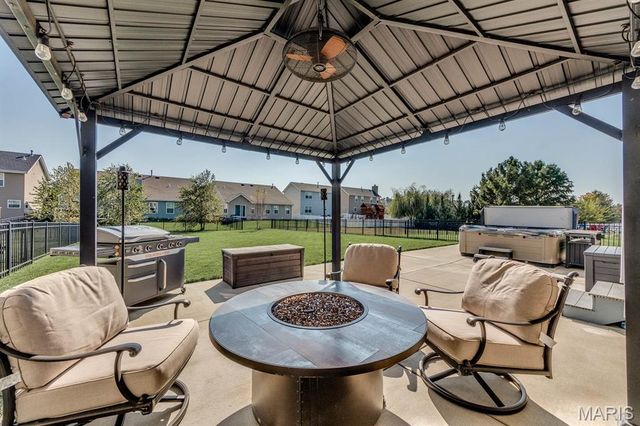 3452 Charlestowne Crossing Drive, St Charles, MO 63301