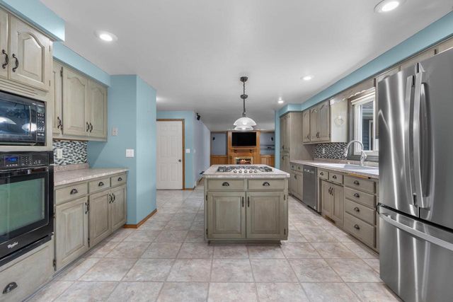 2153 BALSAM WAY, Green Bay, WI 54313