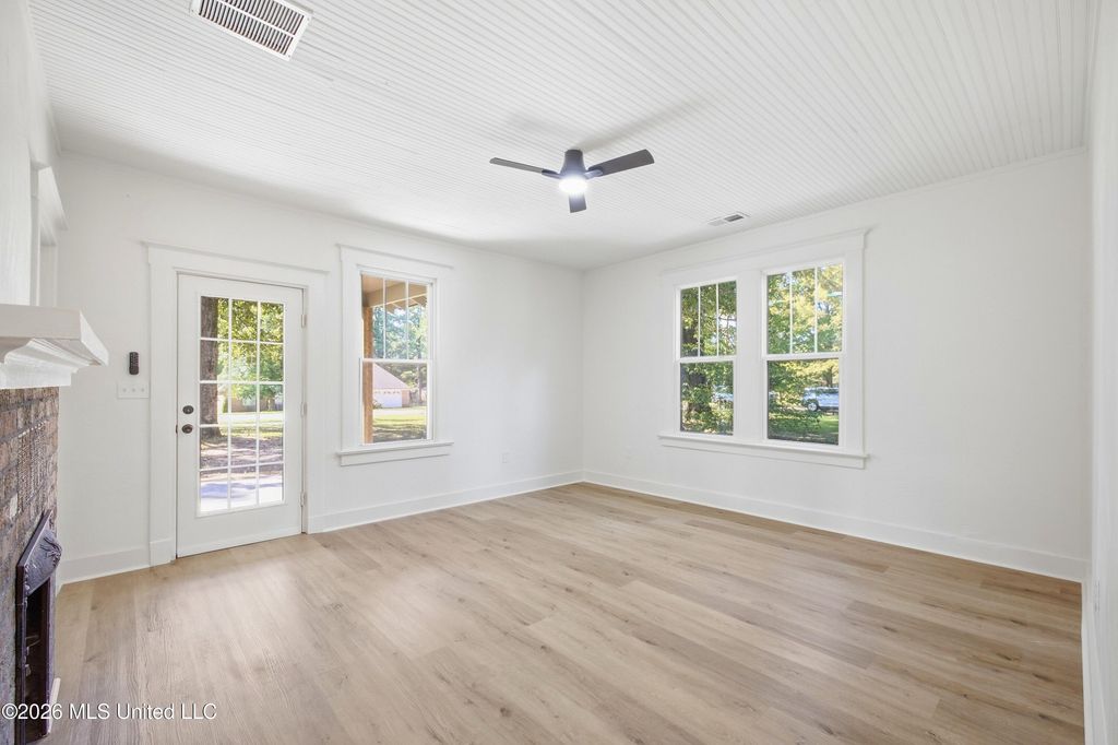108 Camille Street, Senatobia, MS 38668 — photo 5