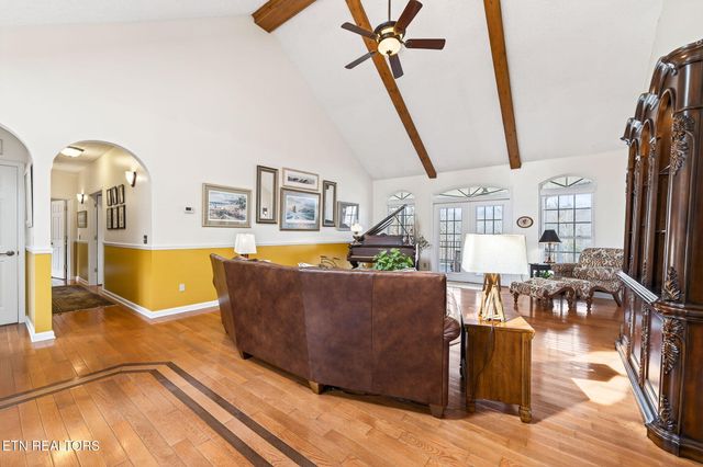 235 Sycamore Bnd, Monterey, TN 38574