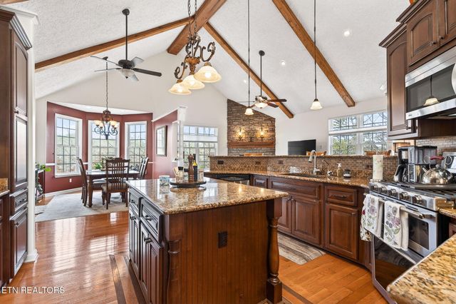 235 Sycamore Bnd, Monterey, TN 38574