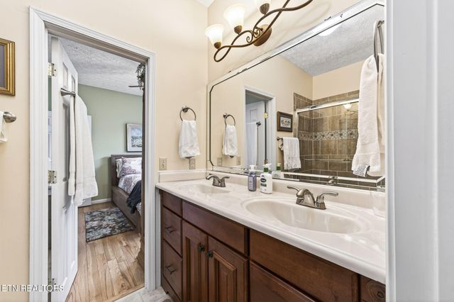 235 Sycamore Bnd, Monterey, TN 38574