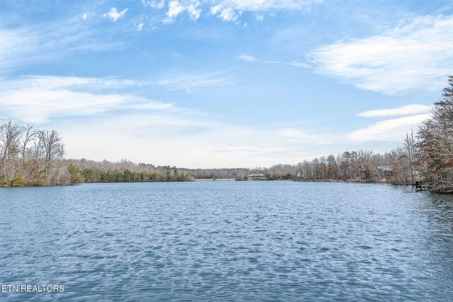 235 Sycamore Bnd, Monterey, TN 38574