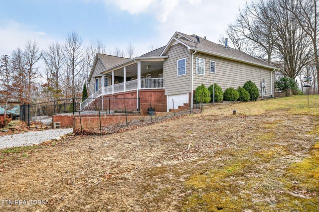 235 Sycamore Bnd, Monterey, TN 38574