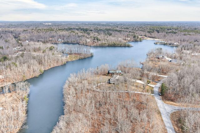 235 Sycamore Bnd, Monterey, TN 38574