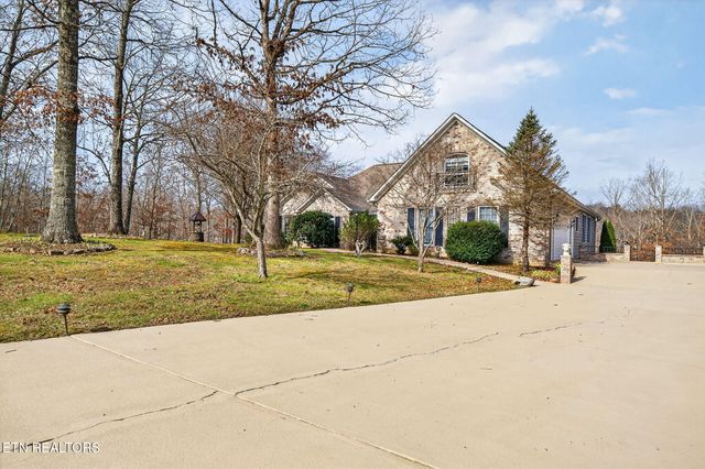 235 Sycamore Bnd, Monterey, TN 38574