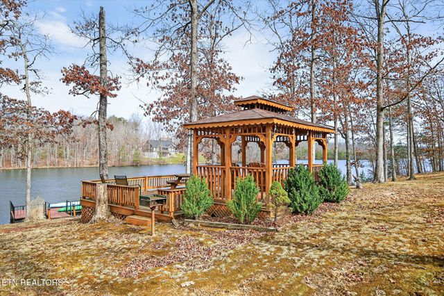 235 Sycamore Bnd, Monterey, TN 38574