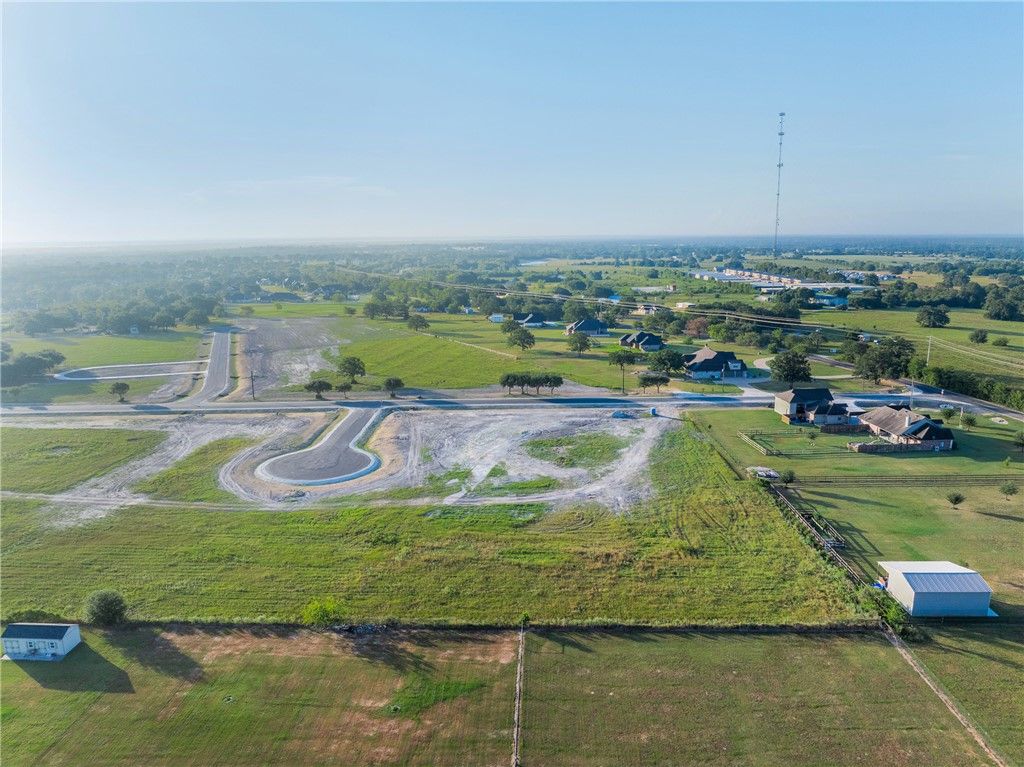 10298 Winnie, Bryan, TX 77808 — exterior