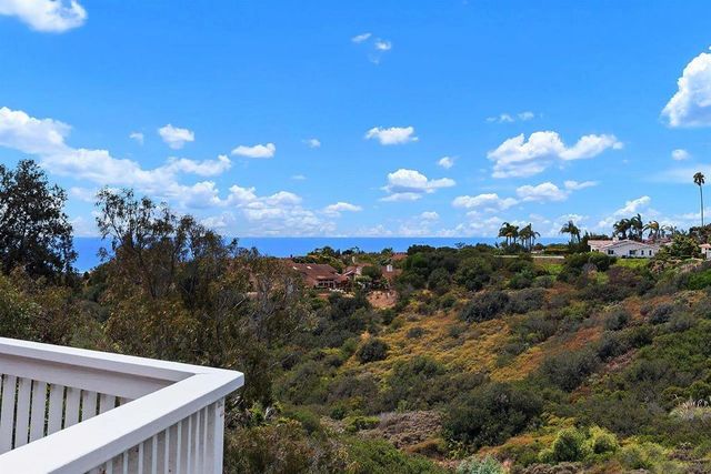 5942 Sagebrush Rd, La Jolla, CA 92037