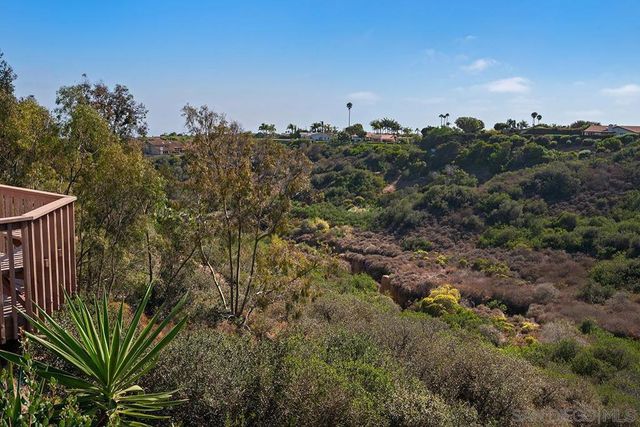 5942 Sagebrush Rd, La Jolla, CA 92037