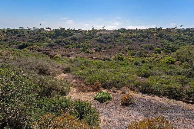 5942 Sagebrush Rd, La Jolla, CA 92037