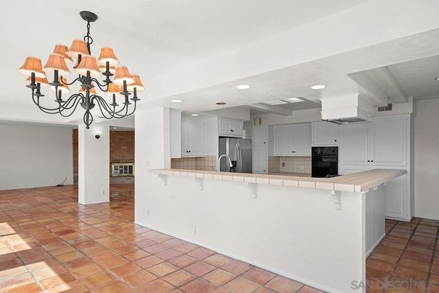 5942 Sagebrush Rd, La Jolla, CA 92037