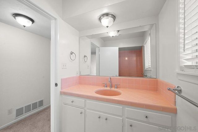 5942 Sagebrush Rd, La Jolla, CA 92037