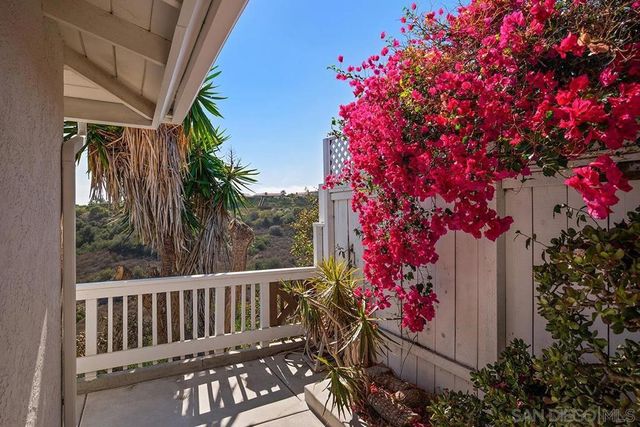 5942 Sagebrush Rd, La Jolla, CA 92037