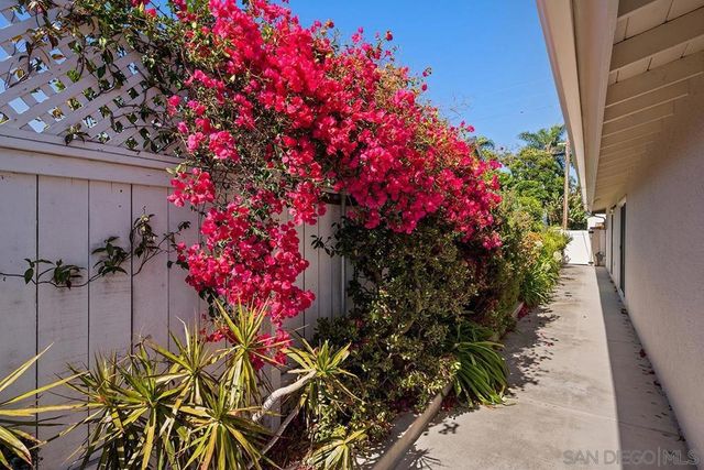 5942 Sagebrush Rd, La Jolla, CA 92037