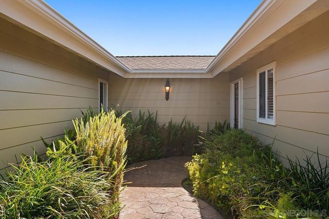 5942 Sagebrush Rd, La Jolla, CA 92037