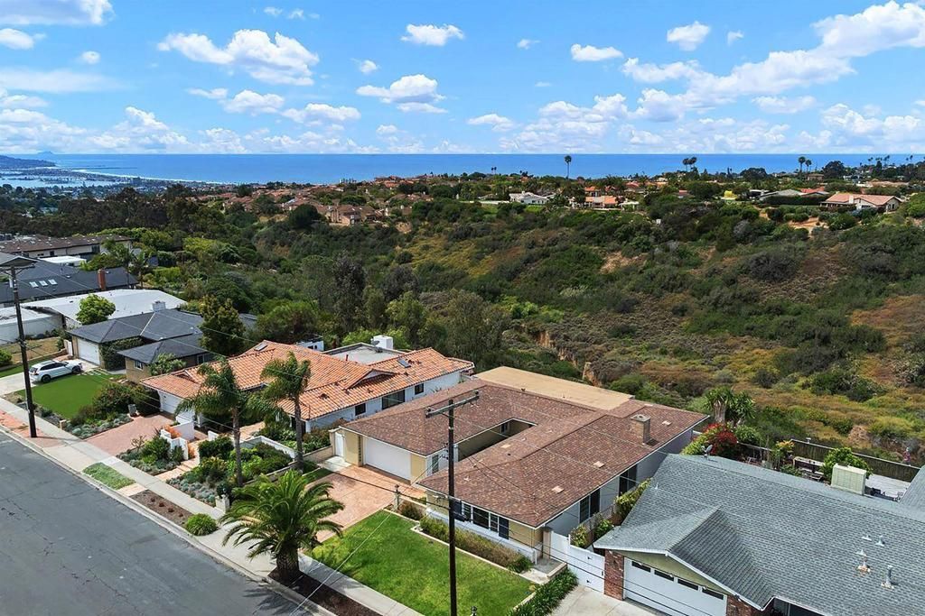 5942 Sagebrush Rd, La Jolla, CA 92037