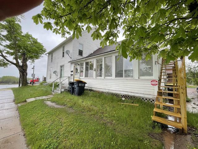 1218 & 1222 Lake Shore Dr W, Ashland, WI 54806