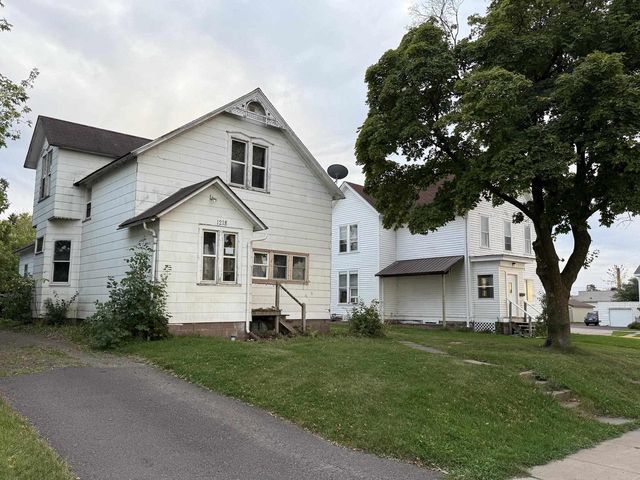 1218 & 1222 Lake Shore Dr W, Ashland, WI 54806