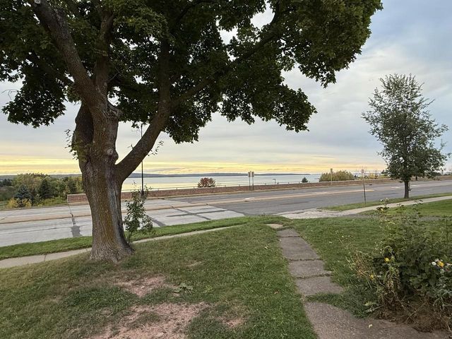 1218 & 1222 Lake Shore Dr W, Ashland, WI 54806