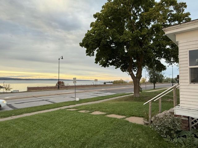 1218 & 1222 Lake Shore Dr W, Ashland, WI 54806