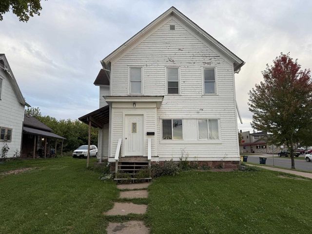 1218 & 1222 Lake Shore Dr W, Ashland, WI 54806