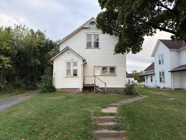 1218 & 1222 Lake Shore Dr W, Ashland, WI 54806