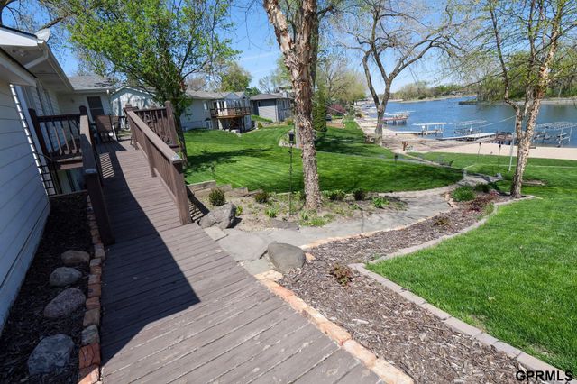 22722 Southshore Drive, Waterloo, NE 68069