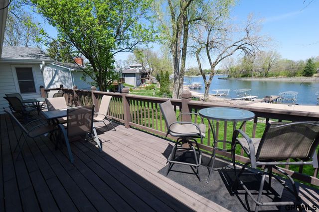 22722 Southshore Drive, Waterloo, NE 68069