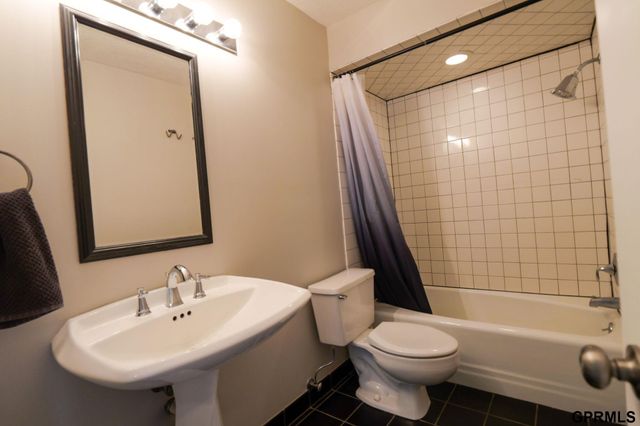 22722 Southshore Drive, Waterloo, NE 68069