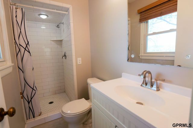 22722 Southshore Drive, Waterloo, NE 68069