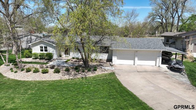 22722 Southshore Drive, Waterloo, NE 68069