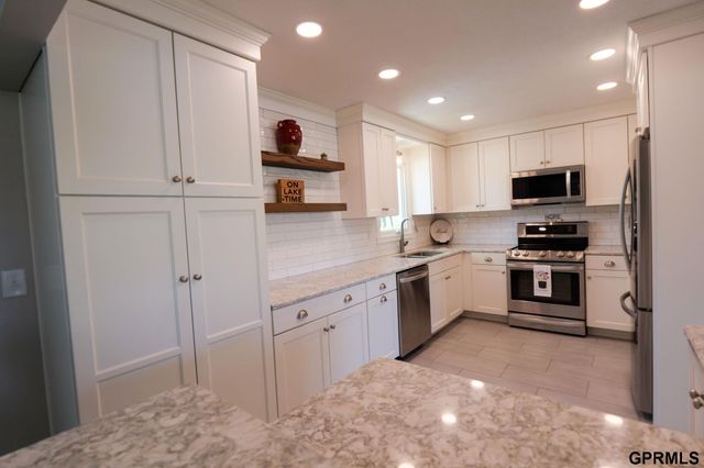 22722 Southshore Drive, Waterloo, NE 68069