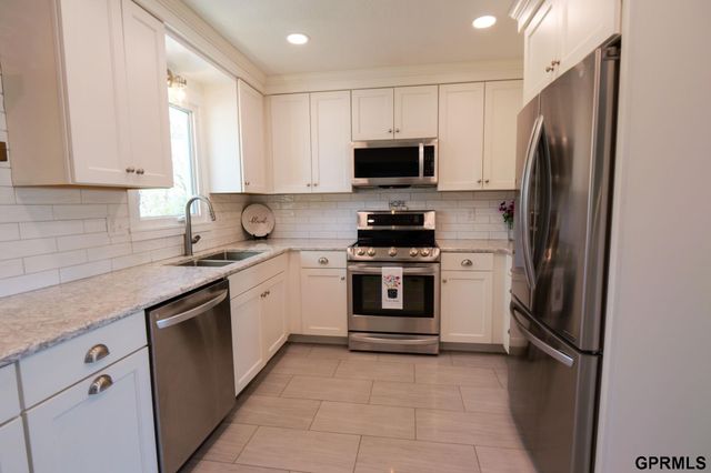 22722 Southshore Drive, Waterloo, NE 68069