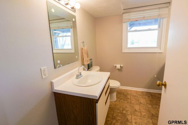 22722 Southshore Drive, Waterloo, NE 68069