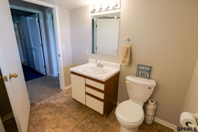 22722 Southshore Drive, Waterloo, NE 68069