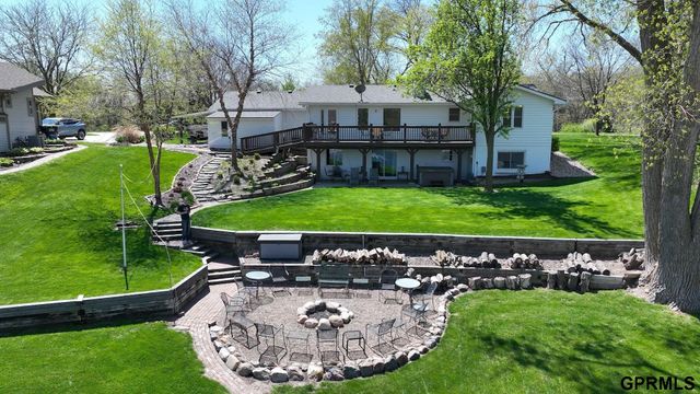 22722 Southshore Drive, Waterloo, NE 68069