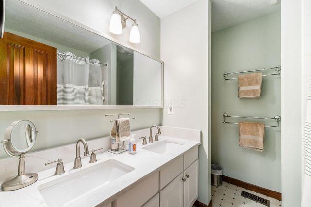 96 Kingsmeadow Lane, Blacklick, OH 43004
