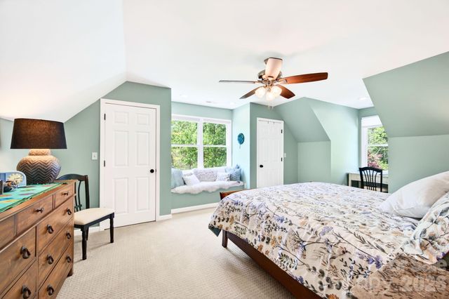 29 Blueberry Lane, Fairview, NC 28730