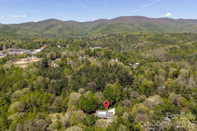 29 Blueberry Lane, Fairview, NC 28730