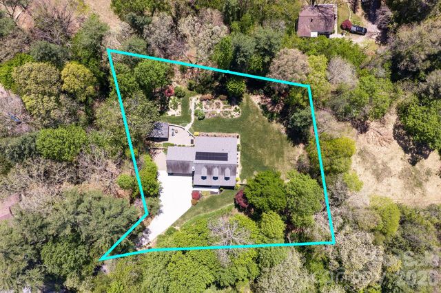 29 Blueberry Lane, Fairview, NC 28730