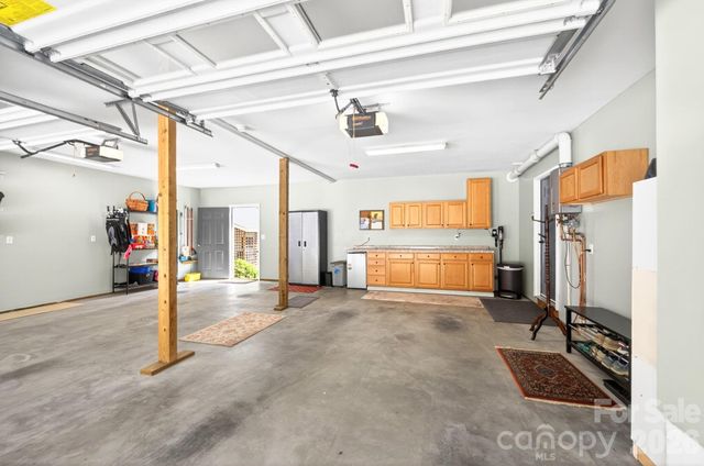 29 Blueberry Lane, Fairview, NC 28730