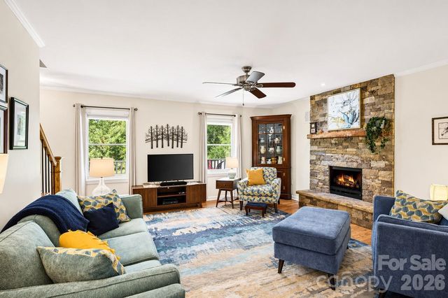 29 Blueberry Lane, Fairview, NC 28730