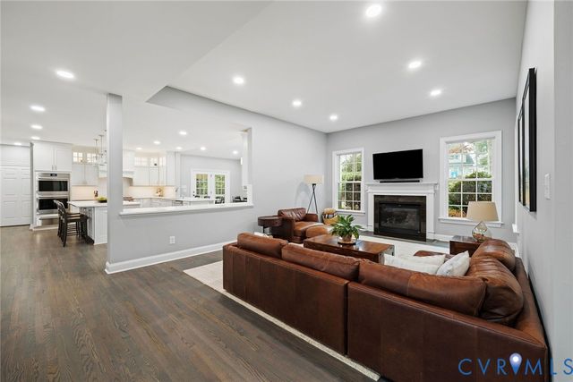 593 Raleigh Manor Rd, Richmond, VA 23229