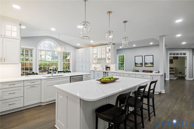 593 Raleigh Manor Rd, Richmond, VA 23229